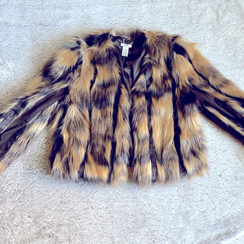 CACHE FAUX FUR JACKET